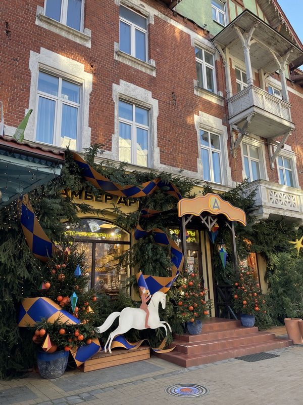 Facade decoration AMBER ART, Zelenogradsk.