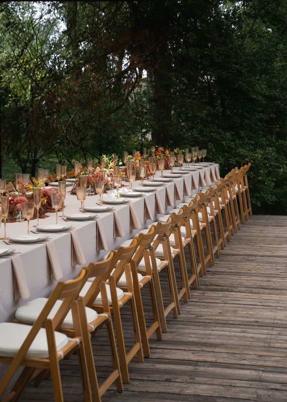 Естественный и легкий декор свадьбы у моря в Калининграде