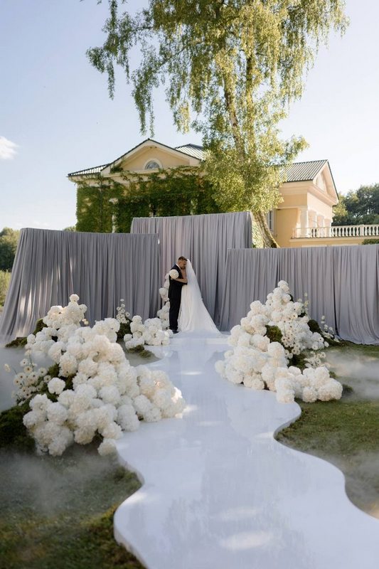 Декор для стильной свадьбы в парк отеле Филипп Калининград