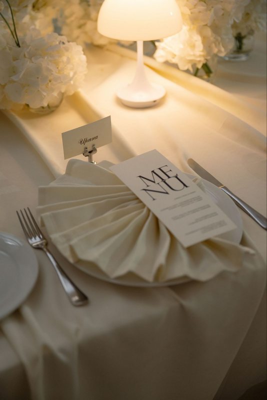 Оформление свадьбы в белых тонах Калининград